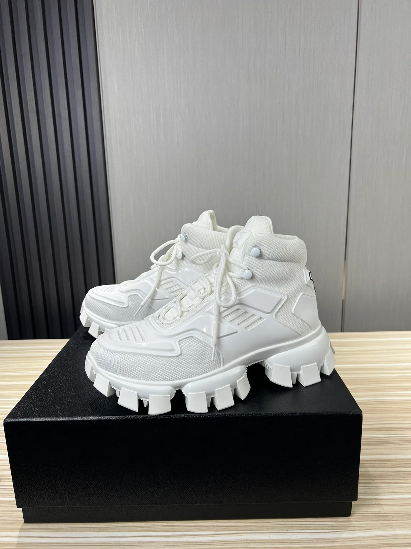 Men's shoes 💰660💰 [PRADA] Couple's popular item at the counter 💑Official website synchronized ⬆️Original fly-woven film fabric + cowhide lining, 1⃣️:1⃣️reproduction, original sole, 35-45 (45.46 custom-made, non-refundable)